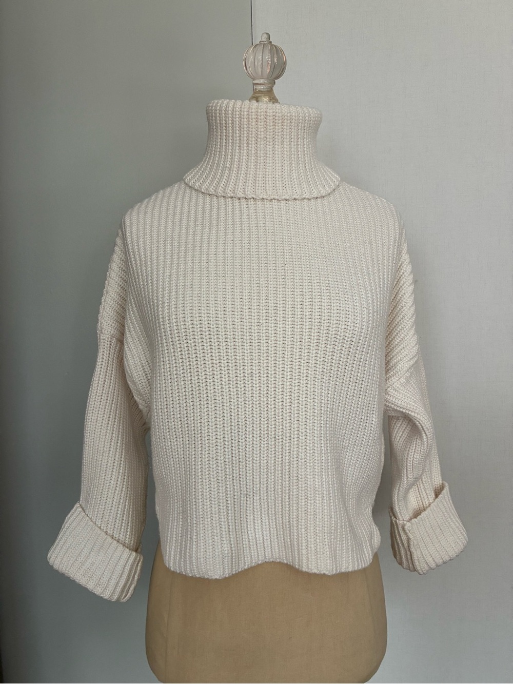 Abercrombie & Fitch Classic Cream Turtleneck Rib Knit Sweater